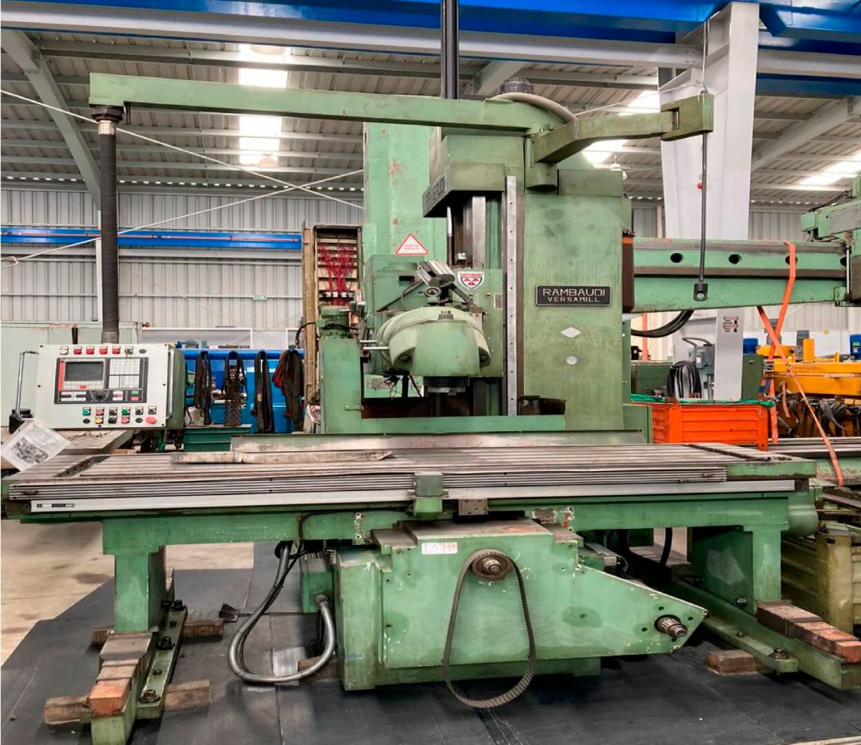 Fresadora Rambaudi Versamill · mesa 700 x 2,500 mm (Maq. 1374)